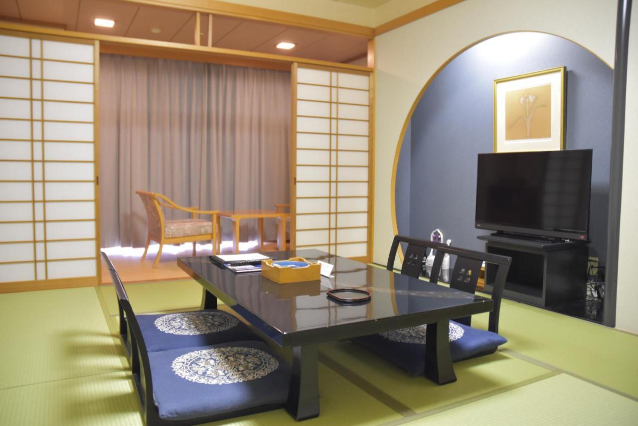 The Gran Resort Elegante Awajishima Buitenkant foto