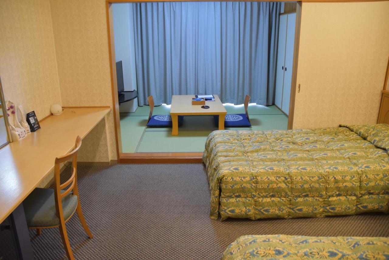 The Gran Resort Elegante Awajishima Buitenkant foto